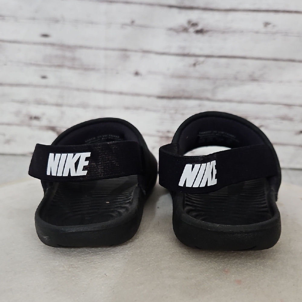 Nike Toddler Black and White Slide Sandals - Picture 2 of 5